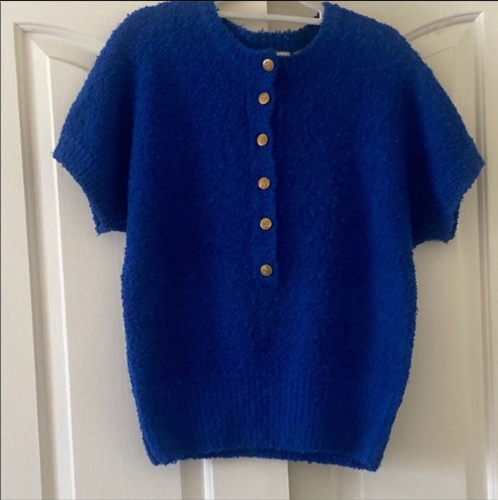 Shapely Rnits Vintage Blue Button-Up Sweater. Size M